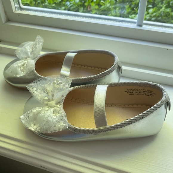 H&M silver ballet flat - Picture 3 of 5